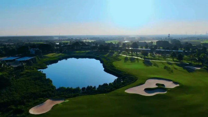 image-kham-pha-san-golf-18-lo-dang-cap-tai-vinhomes-can-gio-trai-nghiem-dinh-cao-50
